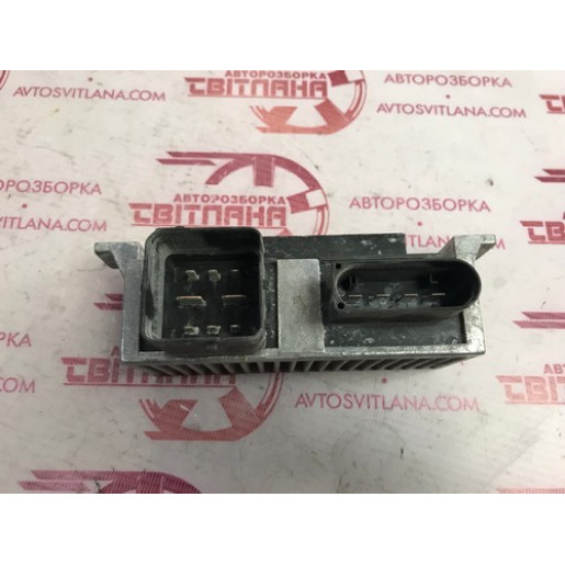Реле свічок розжарення Renault Trafic III 1.6DCI 2014-2021 271206395R